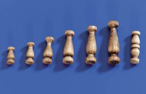 Krick Geländerstützen 12 mm hoch aus Nussbaum Holz. - 60791