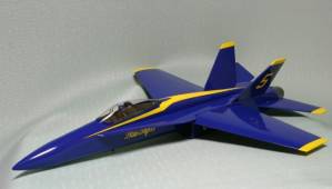 HET-RC_F-18_Hornet,_Blue_Angels_1.jpg